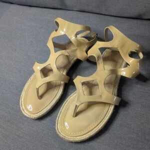 Jimmy Choo Y2K Tan Patent Leather Gladiator Sandals Cutout Fla size EU 38.5 US 8